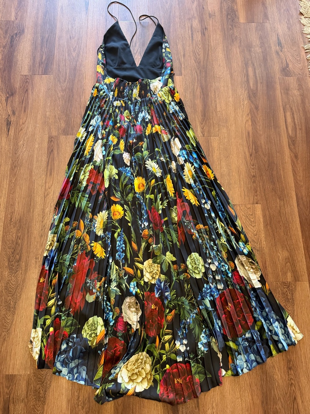 Alice + Olivia Hannah Pleated Foral Maxi Dress - Picture 5 of 5